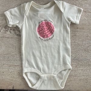 Te quiero mas Que conchitas onesie